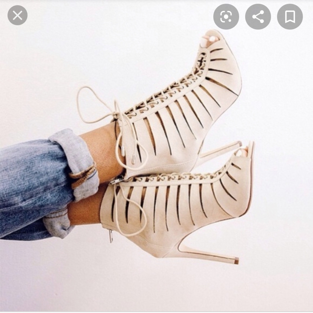 STEVE MADDEN lace up ankle bootie black peep toe